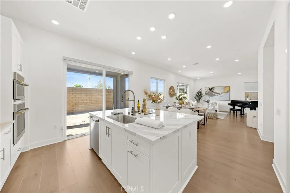 236 Lily Loop Irvine, CA 92618