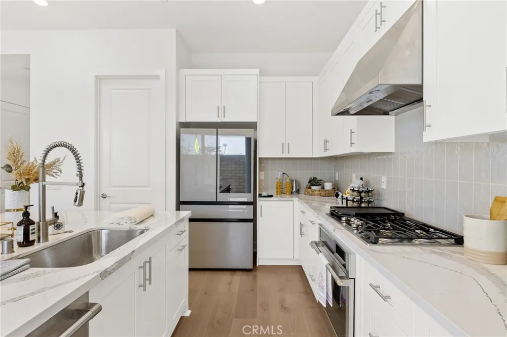 236 Lily Loop Irvine, CA 92618
