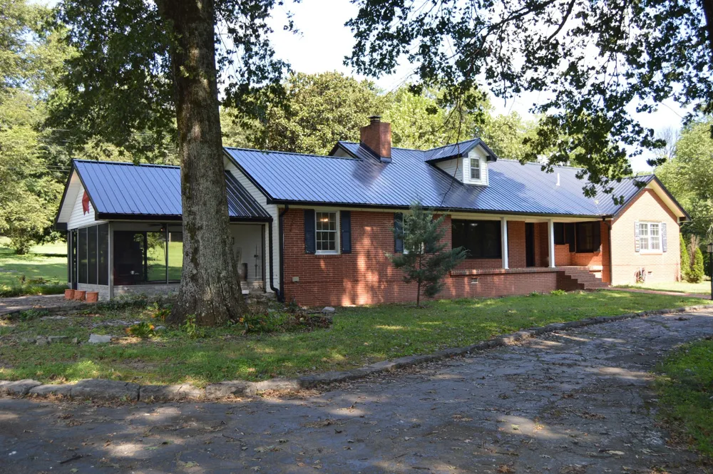 952 Old Fayetteville Highway Lynchburg, TN 37352