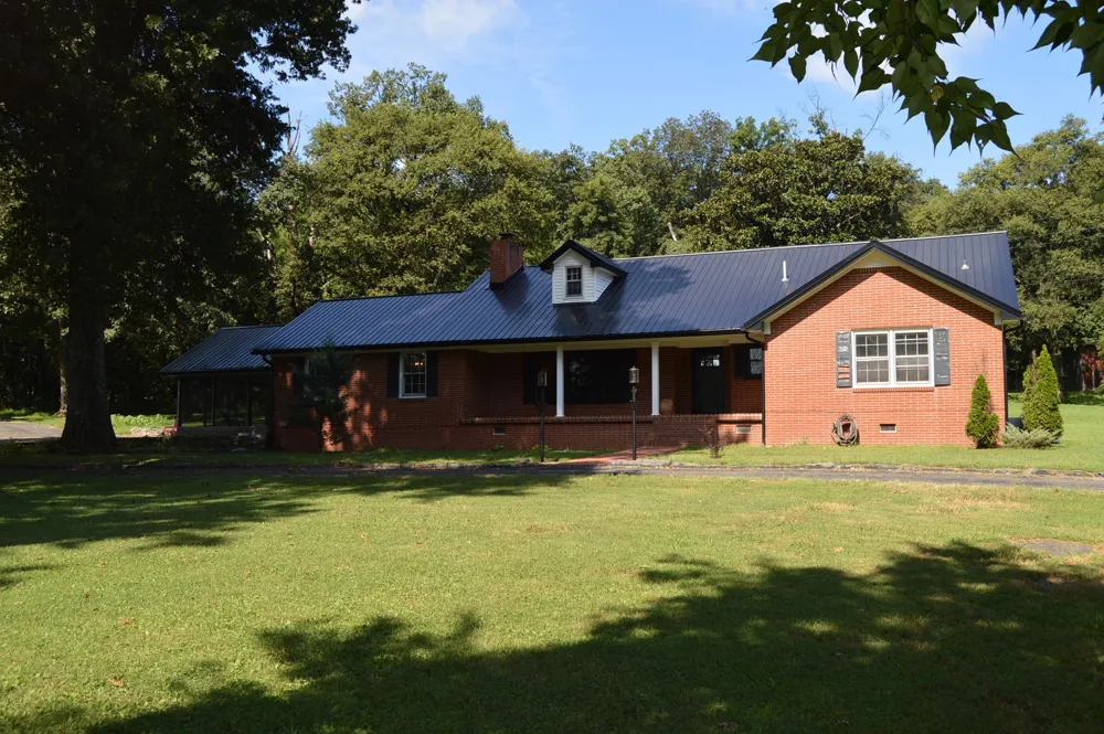 952 Old Fayetteville Highway Lynchburg, TN 37352