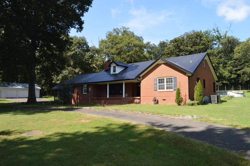 952 Old Fayetteville Highway Lynchburg, TN 37352