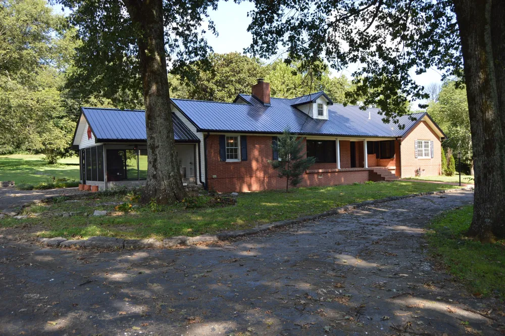 952 Old Fayetteville Highway Lynchburg, TN 37352