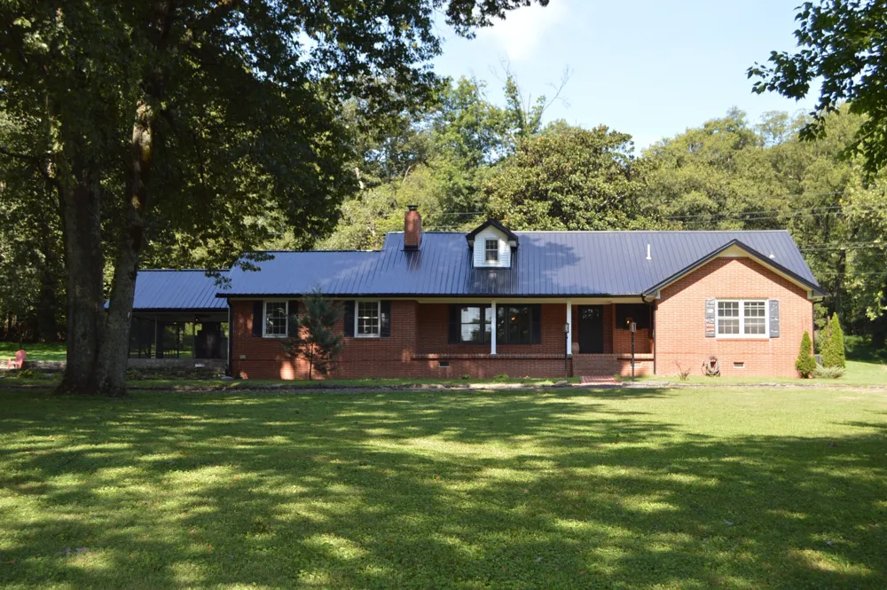 952 Old Fayetteville Highway Lynchburg, TN 37352