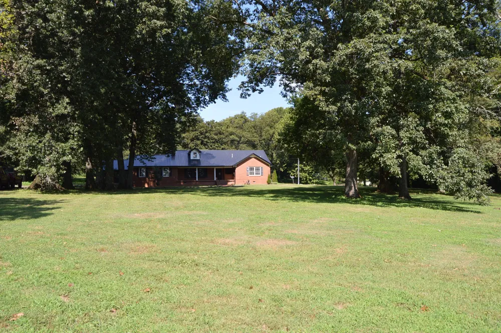 952 Old Fayetteville Highway Lynchburg, TN 37352