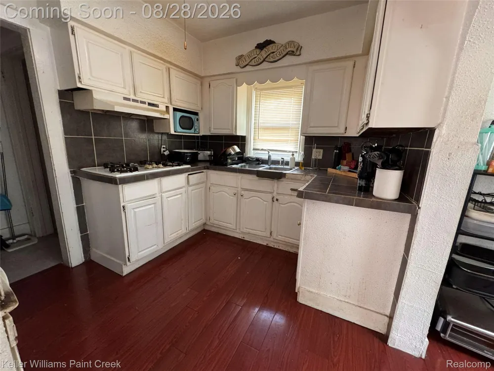 93 S Anderson Avenue Pontiac City, MI 48342