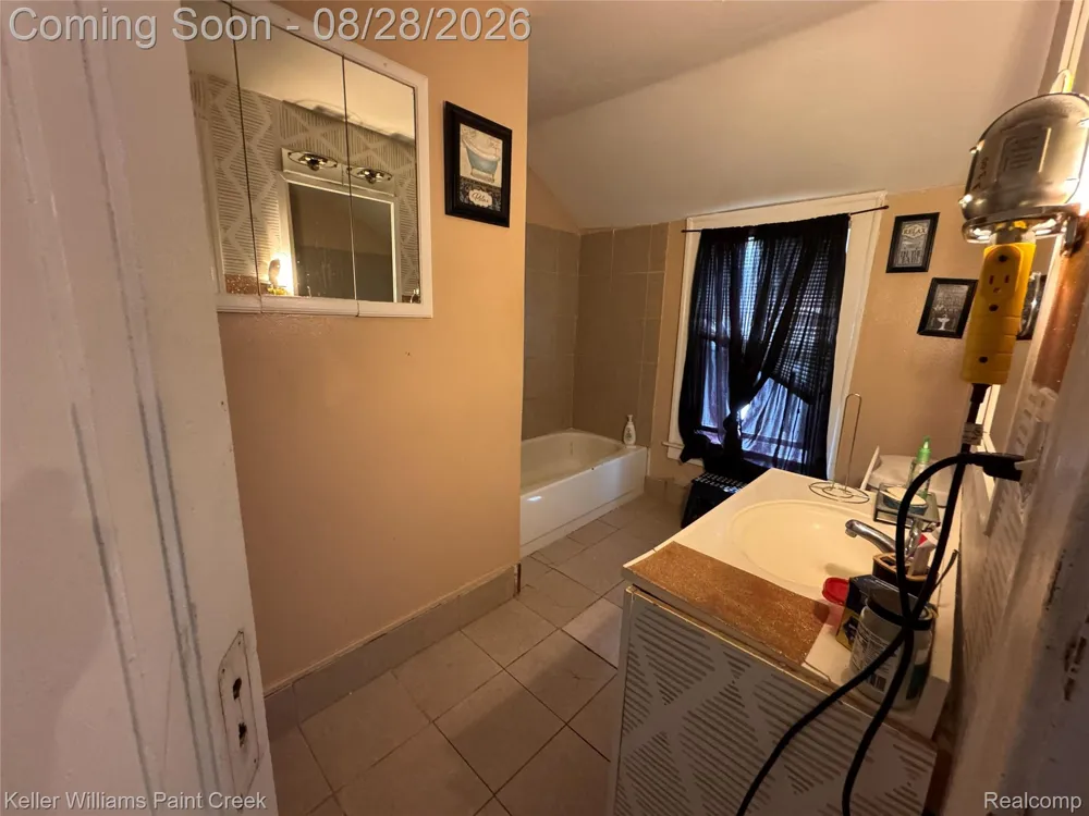 93 S Anderson Avenue Pontiac City, MI 48342