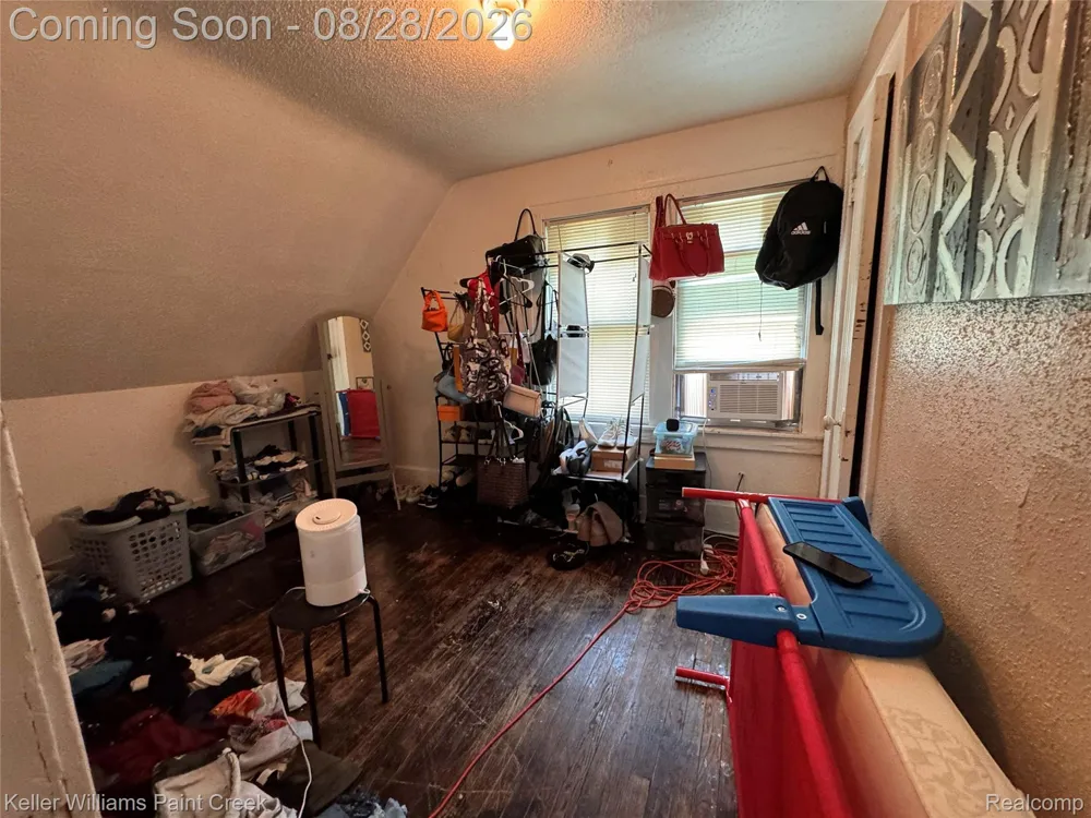 93 S Anderson Avenue Pontiac City, MI 48342