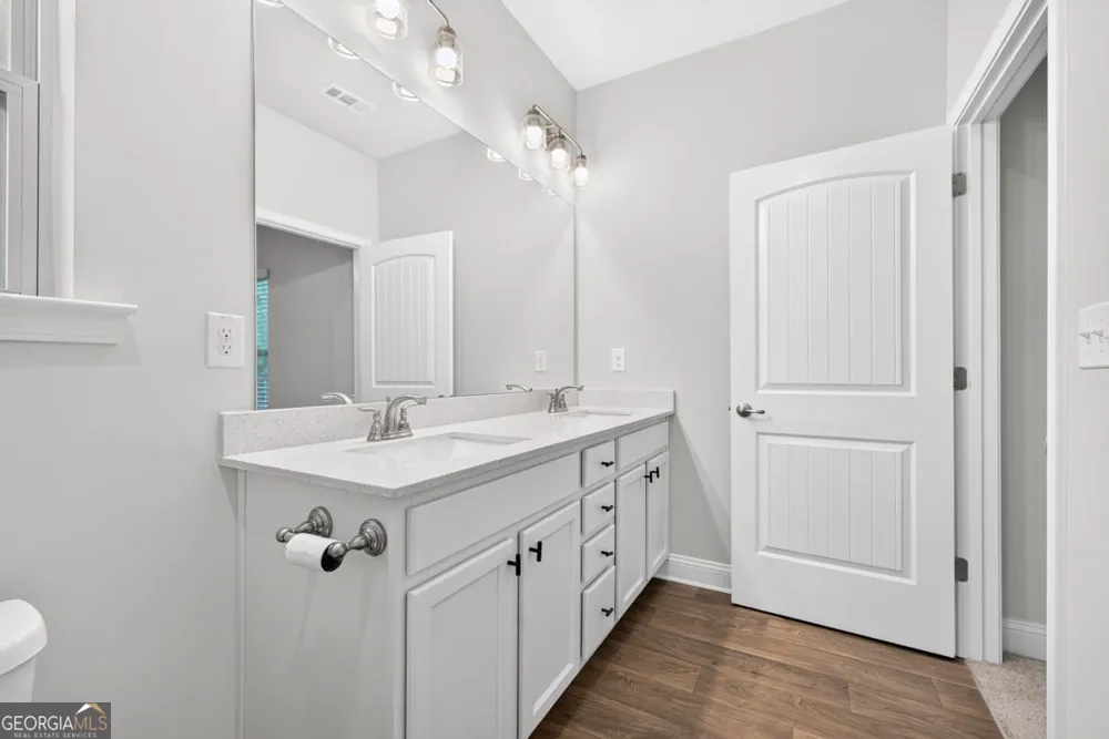 832 Hidden Hollow CIR Commerce, GA 30529