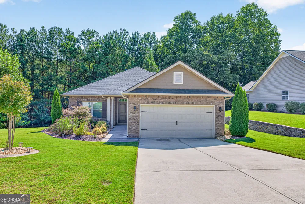 832 Hidden Hollow CIR Commerce, GA 30529