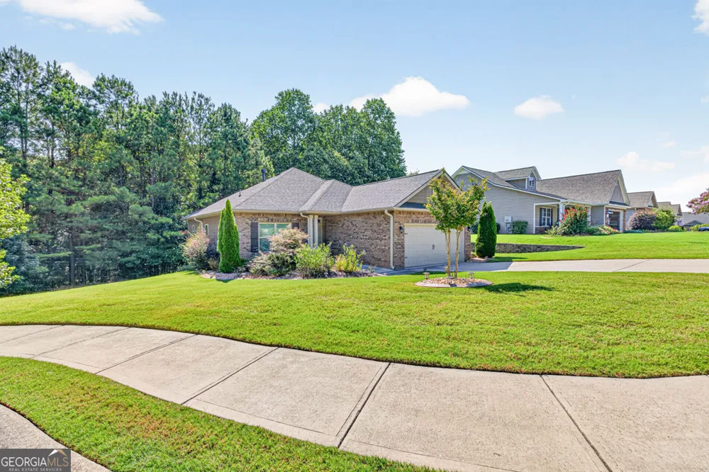 832 Hidden Hollow CIR Commerce, GA 30529