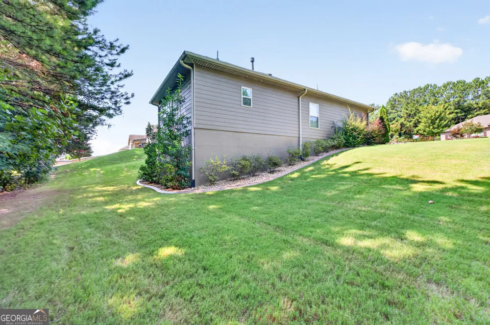 832 Hidden Hollow CIR Commerce, GA 30529