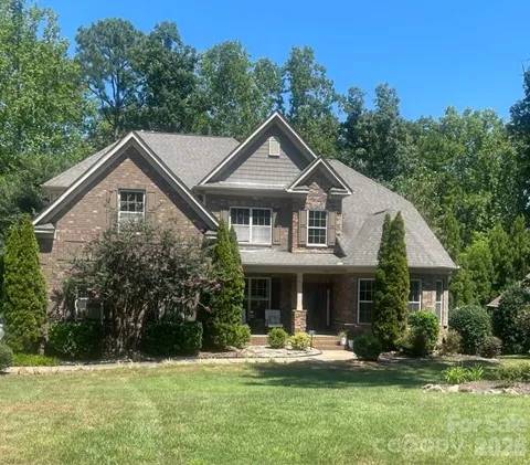 725 Fawns Glen Place