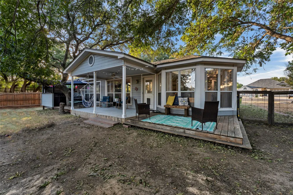 307 Fox Crossing Burnet, TX 78611