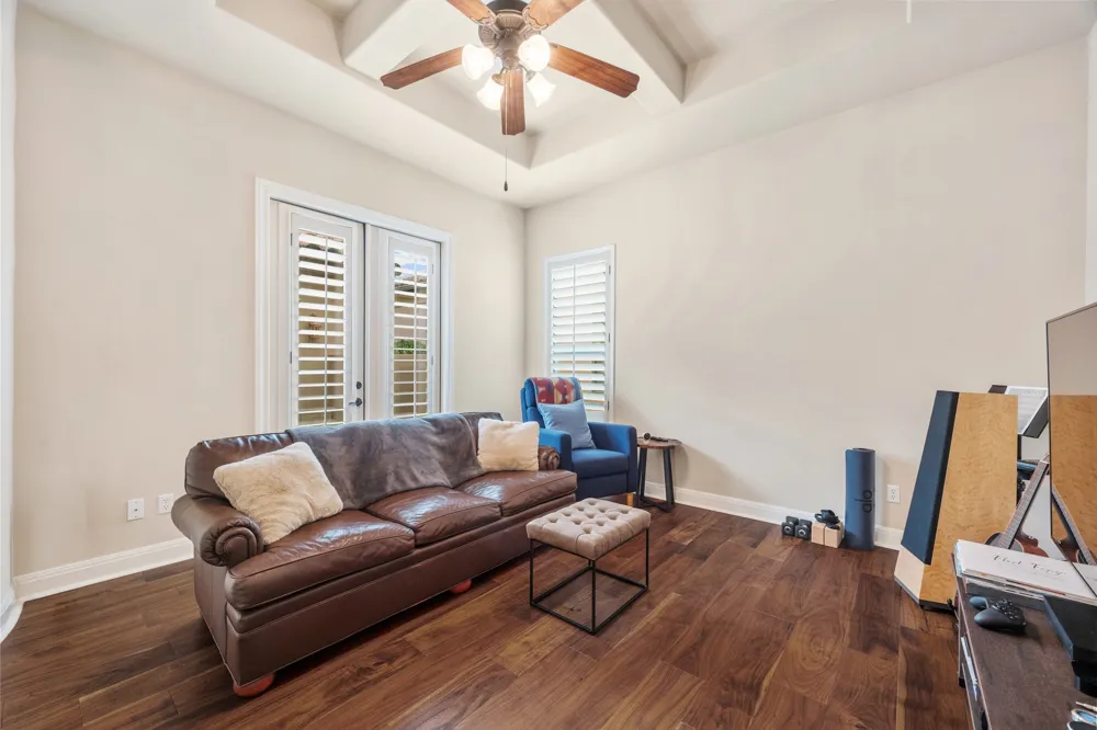 2813 University Club Drive Austin, TX 78732