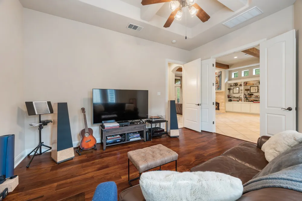 2813 University Club Drive Austin, TX 78732