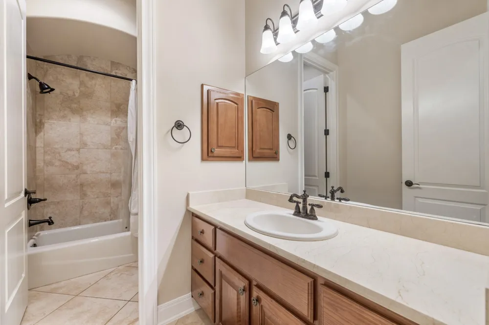 2813 University Club Drive Austin, TX 78732