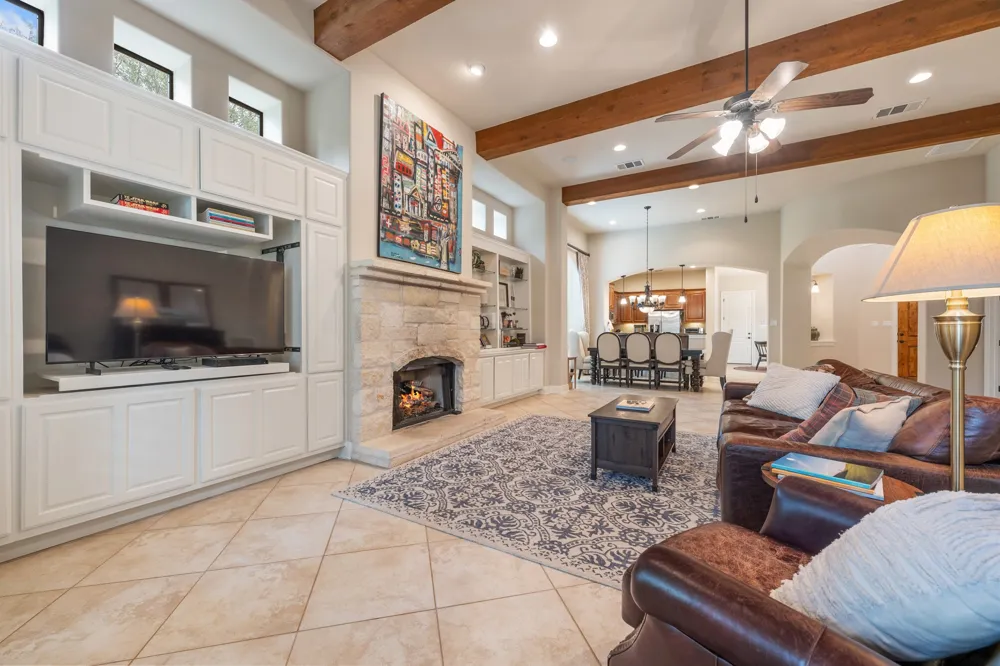 2813 University Club Drive Austin, TX 78732