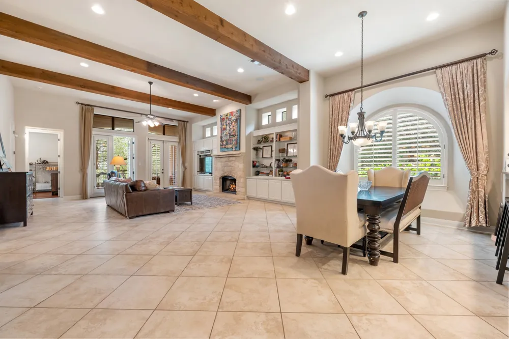 2813 University Club Drive Austin, TX 78732