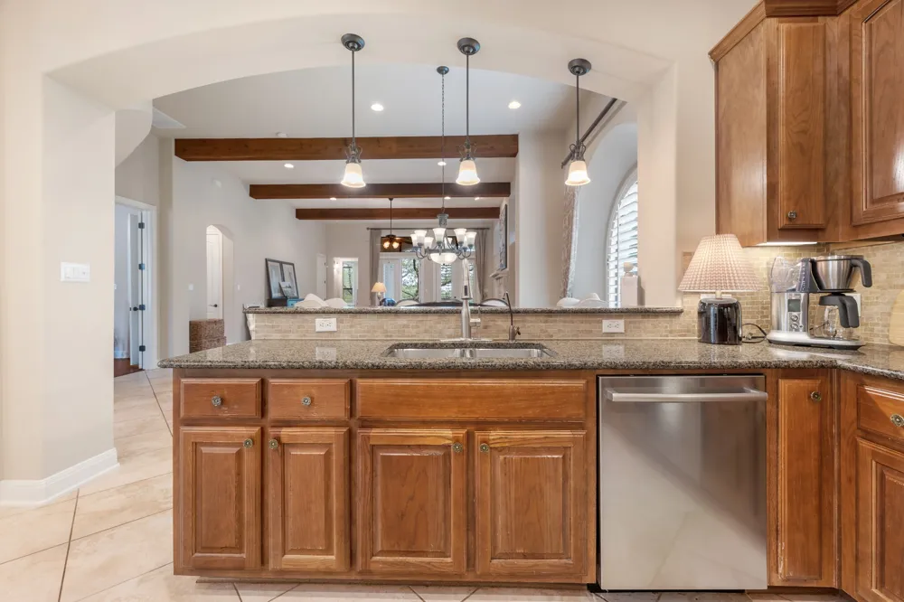 2813 University Club Drive Austin, TX 78732