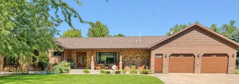 1625 Edgewater Drive