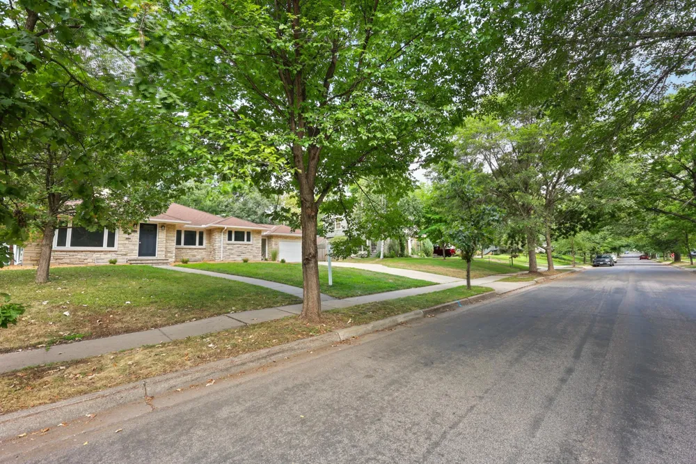 4370 Mackey Avenue S Saint Louis Park, MN 55424