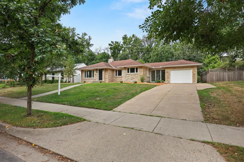 4370 Mackey Avenue S Saint Louis Park, MN 55424