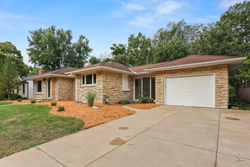 4370 Mackey Avenue S Saint Louis Park, MN 55424