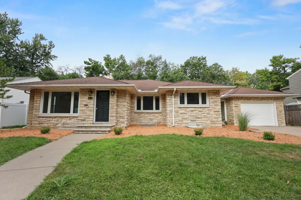 4370 Mackey Avenue S Saint Louis Park, MN 55424