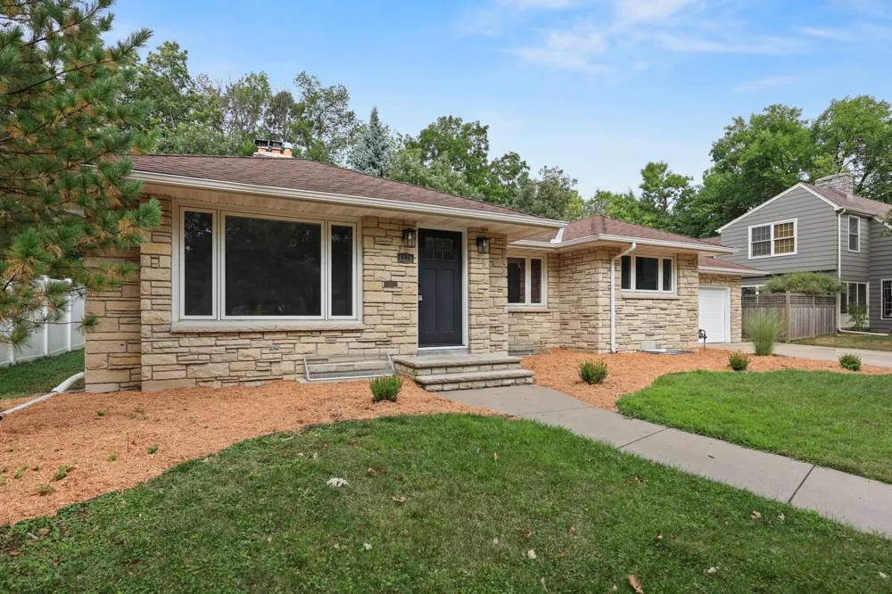 4370 Mackey Avenue S Saint Louis Park, MN 55424