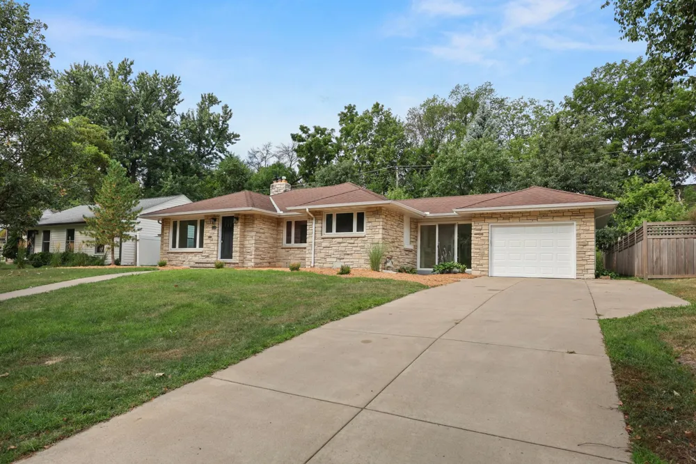 4370 Mackey Avenue S Saint Louis Park, MN 55424