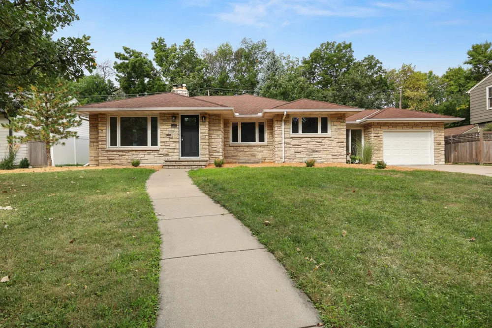4370 Mackey Avenue S Saint Louis Park, MN 55424
