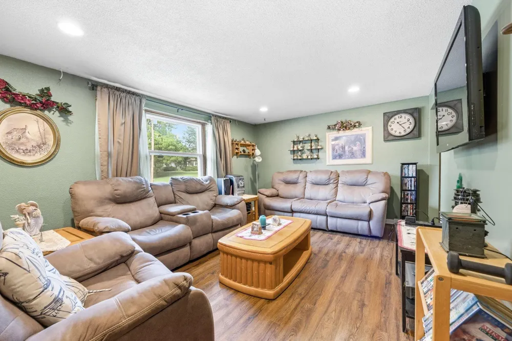 613 Frank Street NW Silver Lake, MN 55381