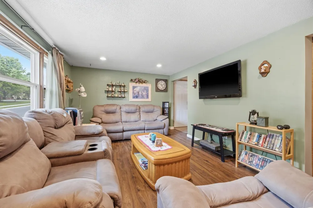 613 Frank Street NW Silver Lake, MN 55381