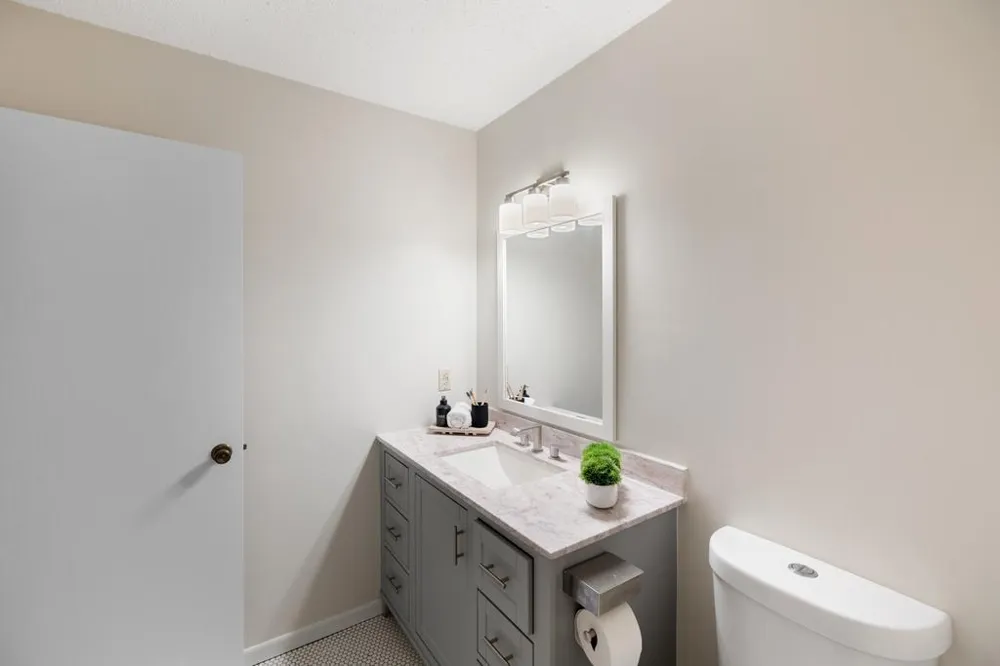 9925 Russell Avenue #9 Brooklyn Park, MN 55444