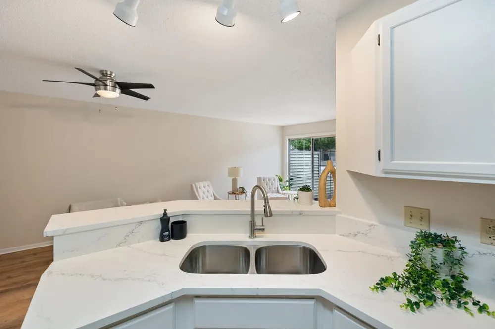 9925 Russell Avenue #9 Brooklyn Park, MN 55444