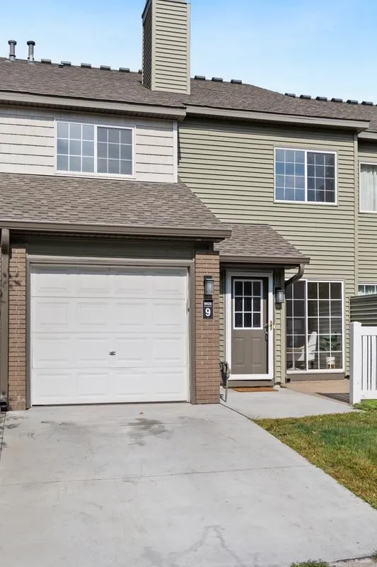 9925 Russell Avenue #9 Brooklyn Park, MN 55444