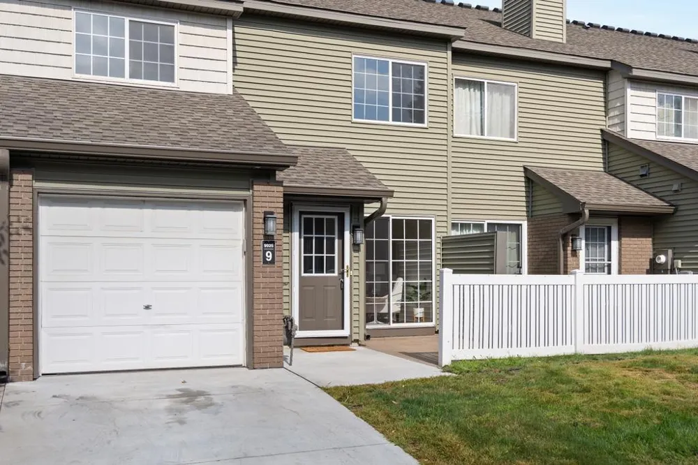 9925 Russell Avenue #9 Brooklyn Park, MN 55444