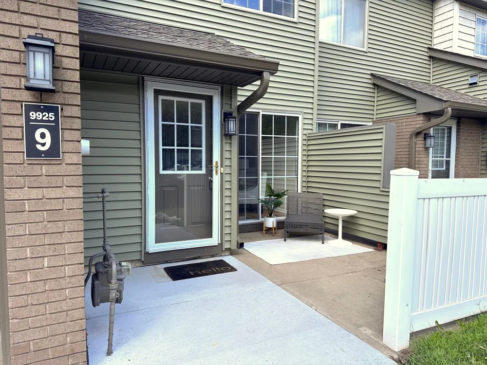 9925 Russell Avenue #9 Brooklyn Park, MN 55444