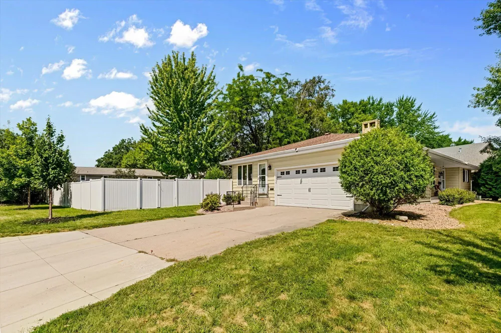 754 Southview Court SW Hutchinson, MN 55350