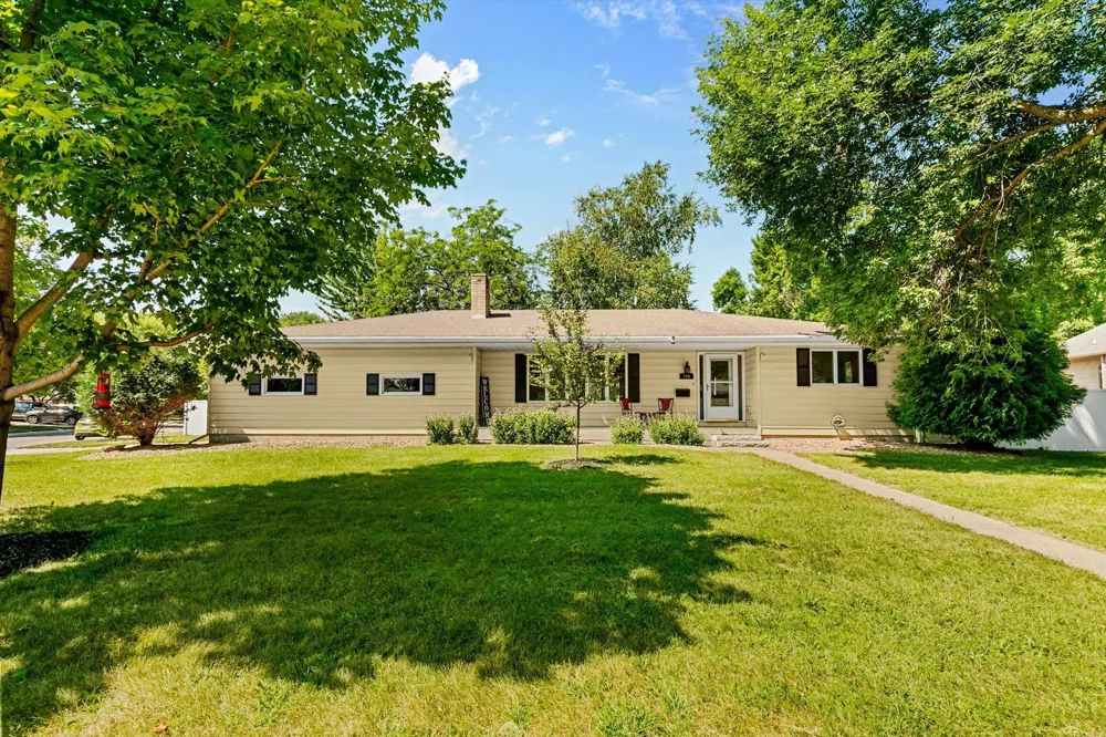 754 Southview Court SW Hutchinson, MN 55350