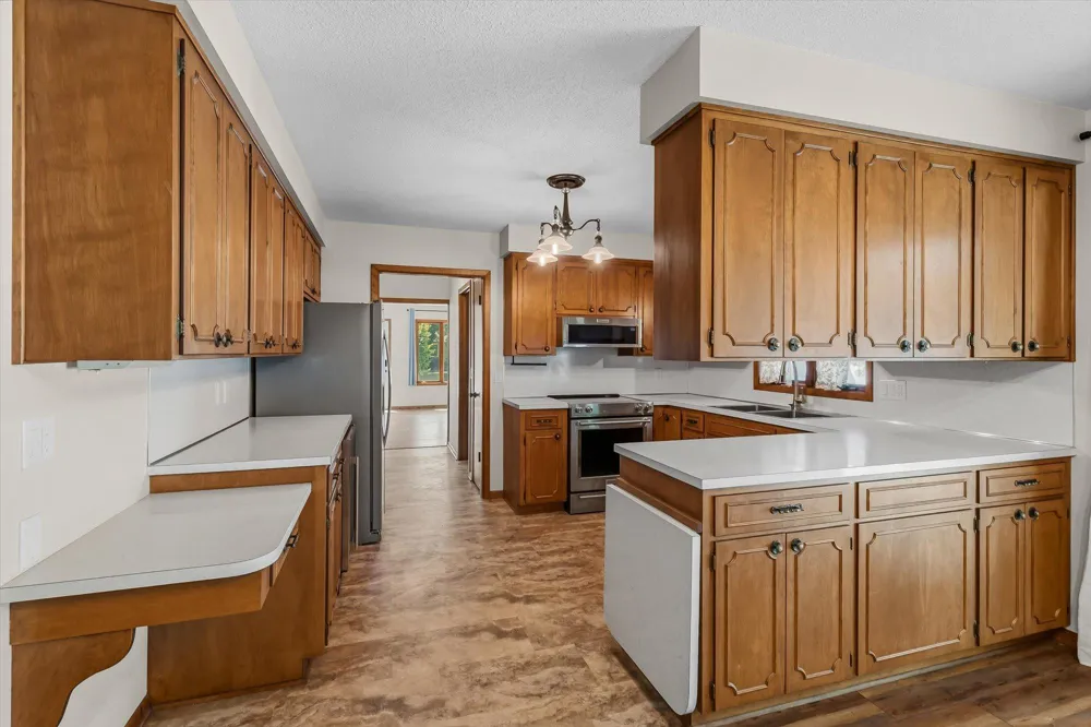 754 Southview Court SW Hutchinson, MN 55350