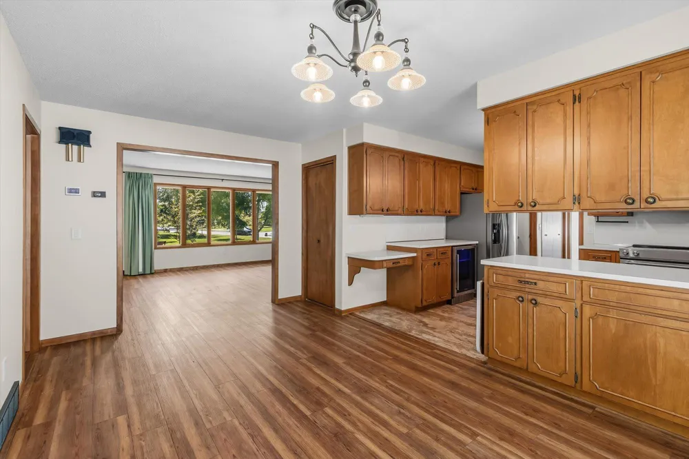 754 Southview Court SW Hutchinson, MN 55350