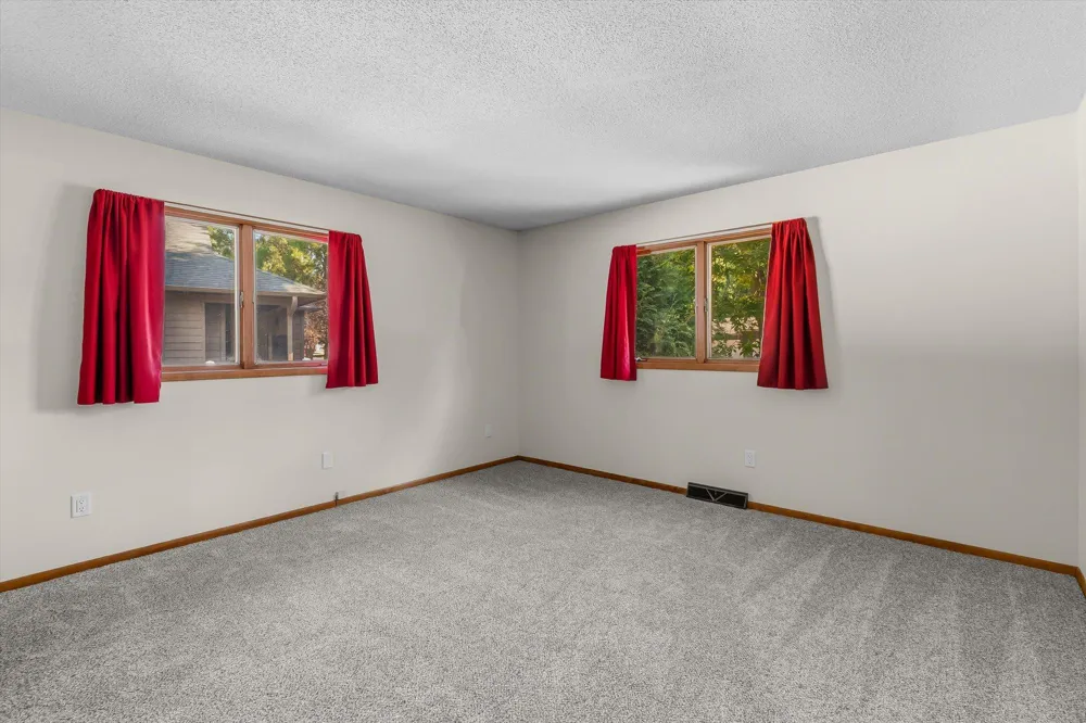 754 Southview Court SW Hutchinson, MN 55350