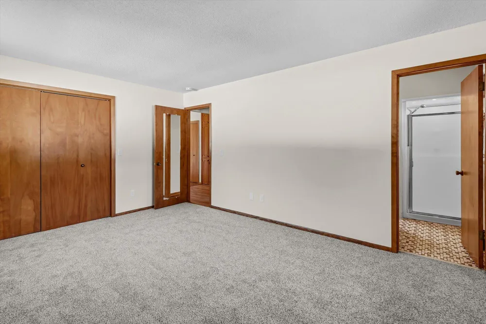 754 Southview Court SW Hutchinson, MN 55350