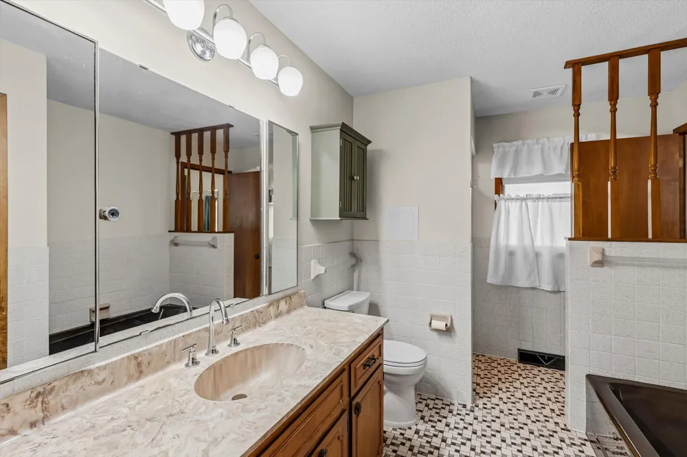 754 Southview Court SW Hutchinson, MN 55350