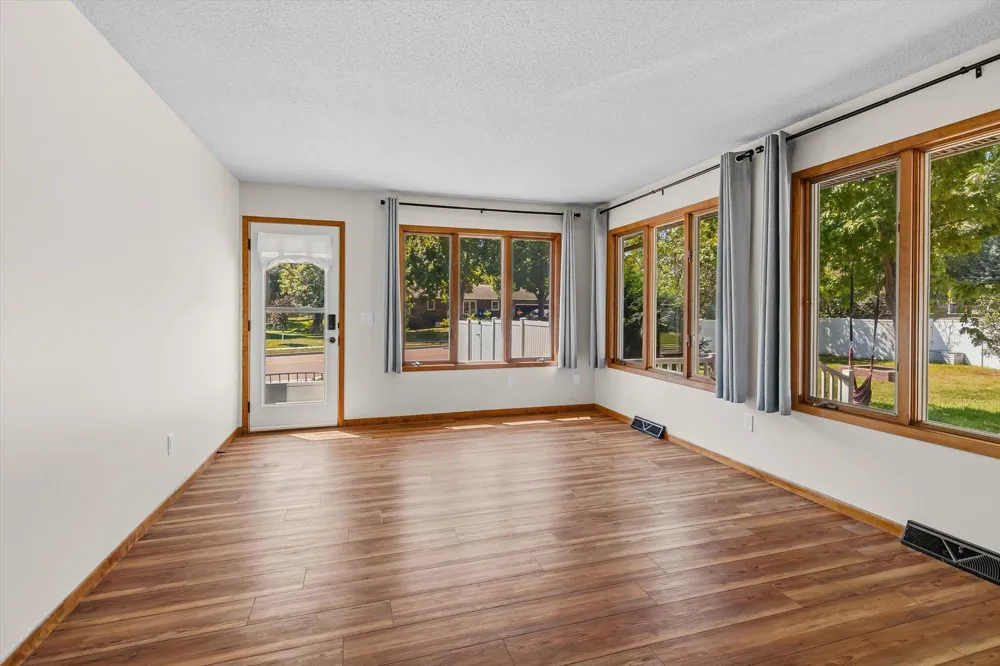 754 Southview Court SW Hutchinson, MN 55350