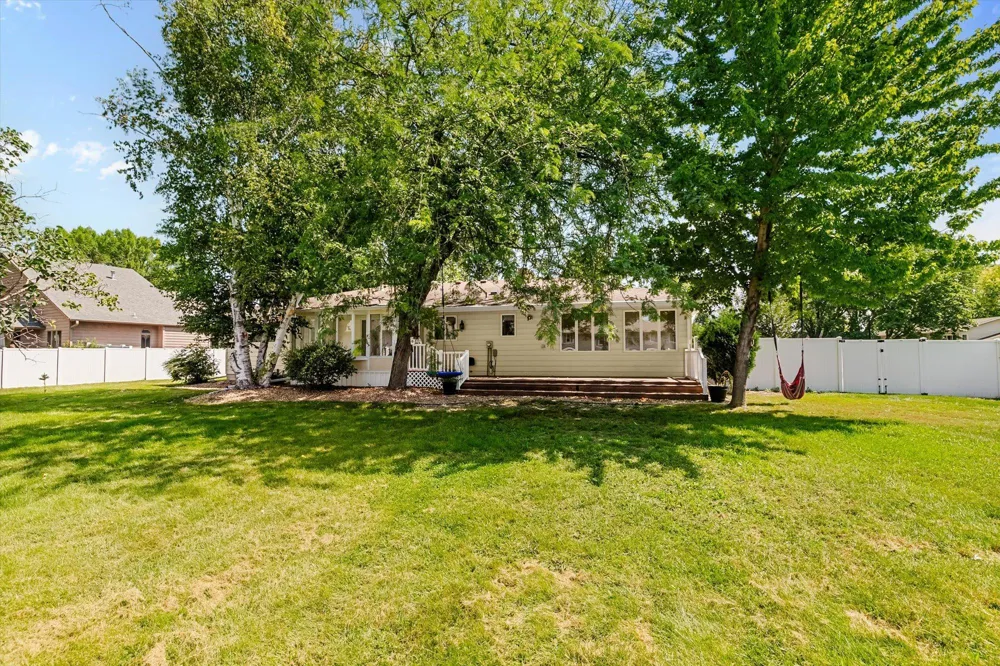 754 Southview Court SW Hutchinson, MN 55350