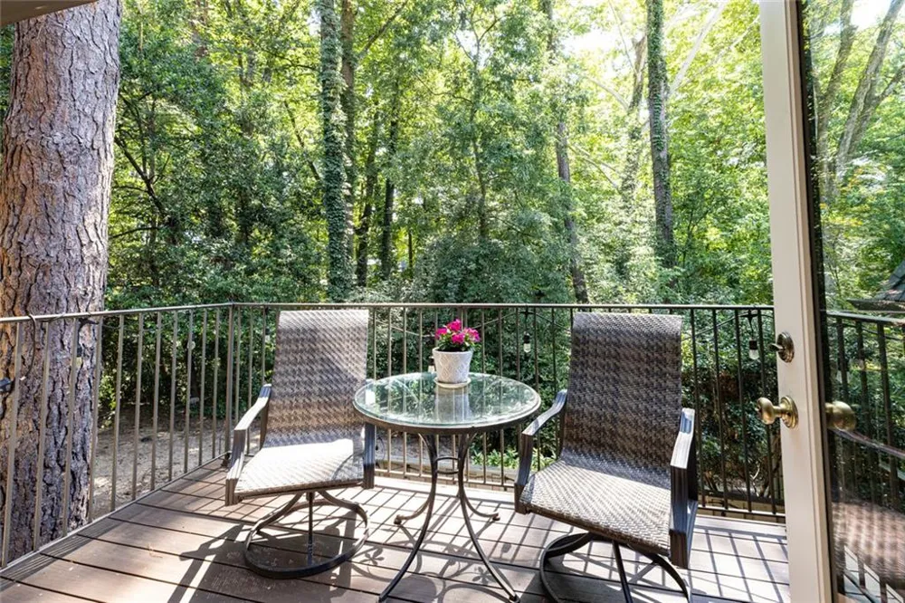 135 Woodmere Square NW Atlanta, GA 30327