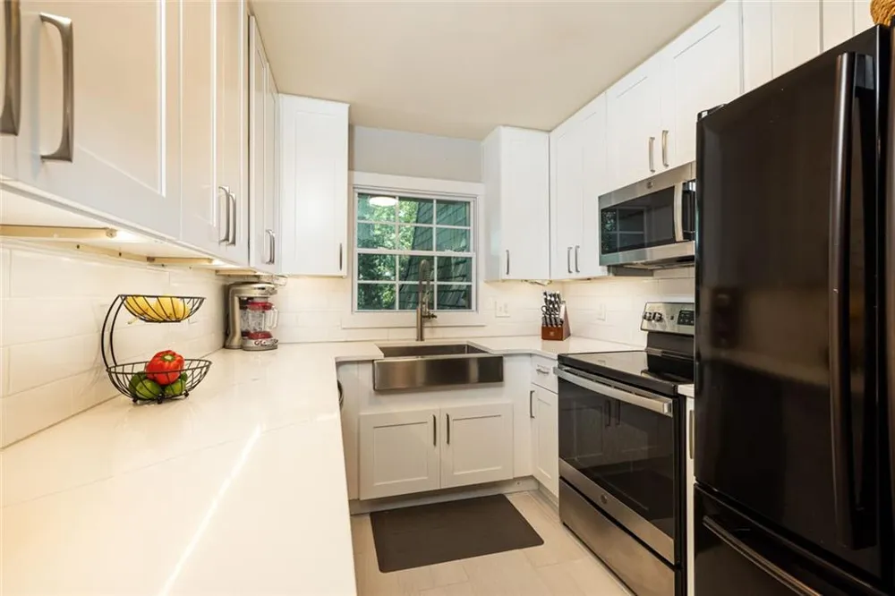 135 Woodmere Square NW Atlanta, GA 30327
