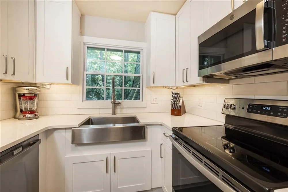 135 Woodmere Square NW Atlanta, GA 30327